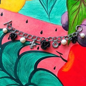 VINTAGE CHARM BRACELET CIRCA 1960 WITH PEARLS - LUCITE FLOWERS - SILVER CHARMS!